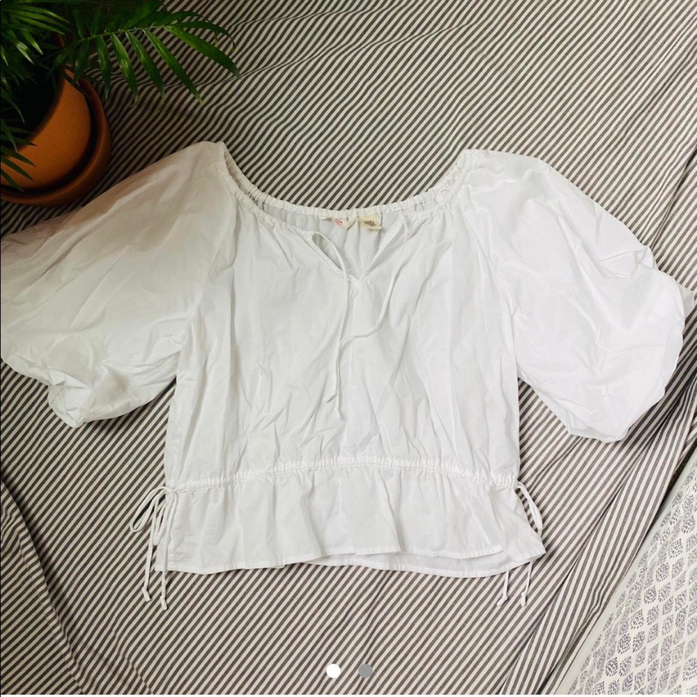 Levi’s White Peasant Top